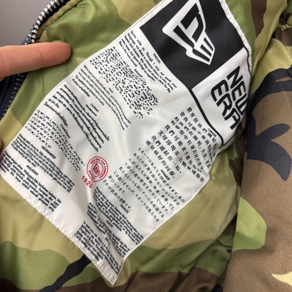 Alpha Industries x New Era x New York Yankees Graphic Patch Bomber Jacket - Picture 5 of 6